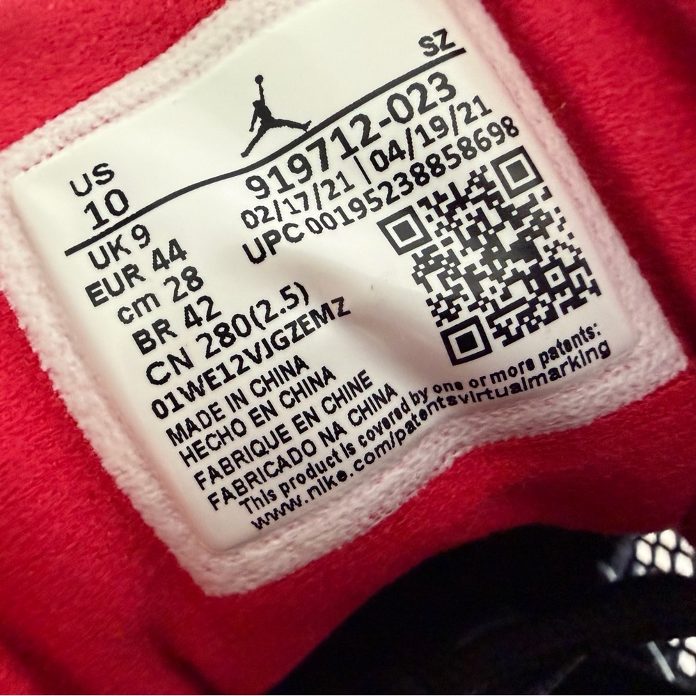 Jordan Men's 11 Retro Low IE “Bred” - Picture 8 of 8